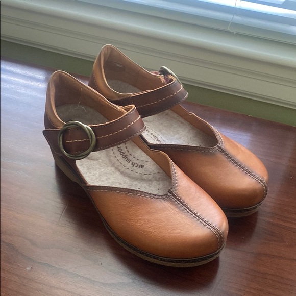 NWOT PIKOLINOS Brown Mules with Classic Leather Craftsmanship - Picture 1 of 8